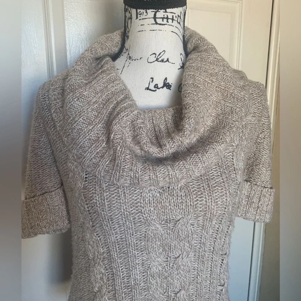 89th & Madison Tan Short Sleeve Cableknit Cowlneck Sweater